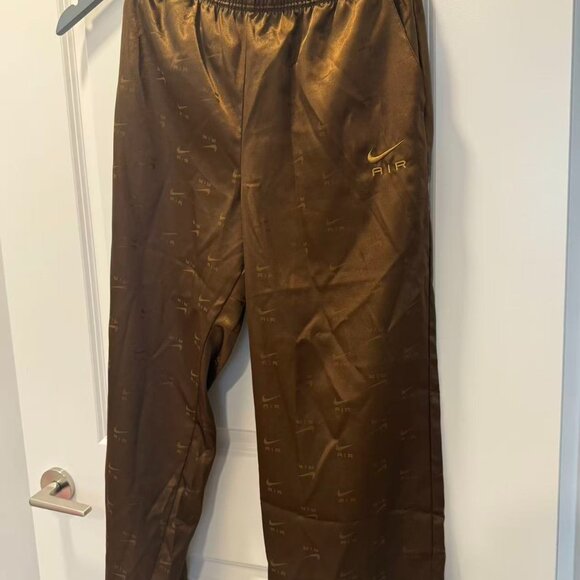 Air High Waist Pants In Cacao Wow/ Ale Brown - Picture 1 of 3